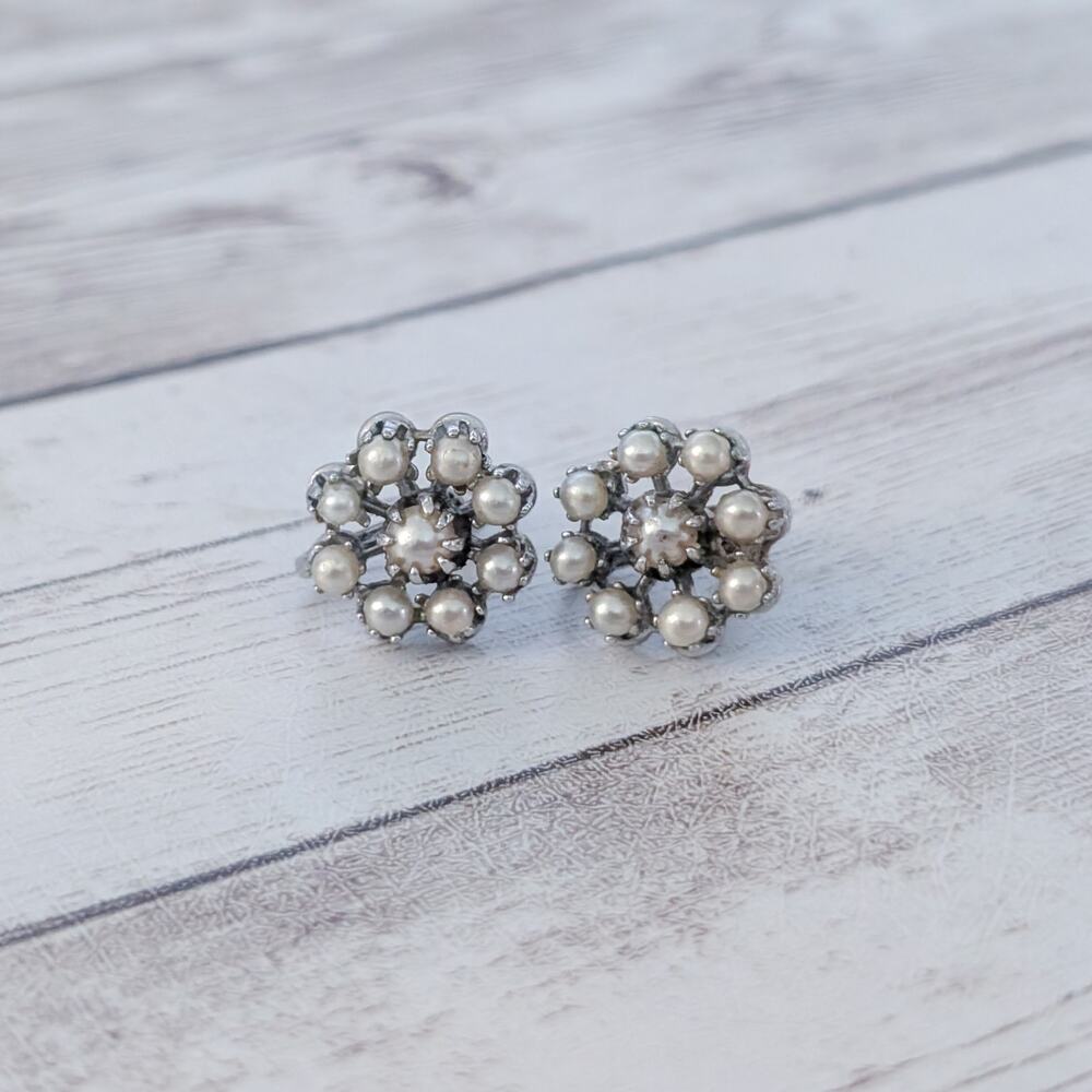 Vintage Screw On Earrings Pretty Faux Pearl Flower 5/8"